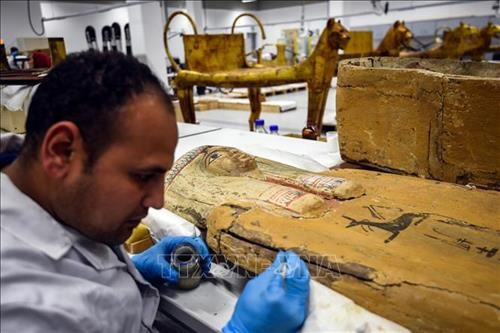 Ai Cập bắt đầu phục hồi quan tài mạ vàng của Vua Tutankhamun