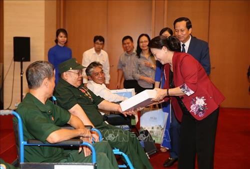 Chủ tịch Quốc hội Nguyễn Thị Kim Ngân gặp mặt các thương binh nặng tiêu biểu toàn quốc