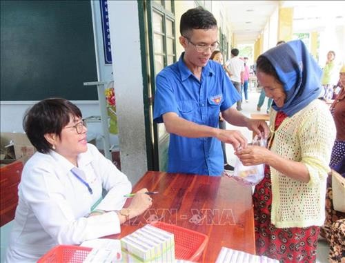 Nhân Ngày Thương binh - Liệt sỹ 27/7: Khám bệnh, tặng quà cho đồng bào có hoàn cảnh khó khăn tại Ninh Thuận