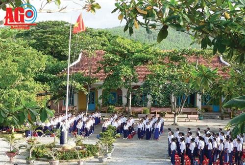 An Giang tiếp tục tổ chức dạy tiếng Khmer, tiếng Chăm cho học sinh tiểu học