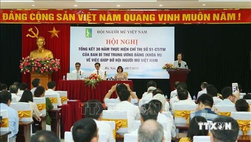 Trưởng ban Dân vận Trung ương Trương Thị Mai: Tạo cơ hội, điều kiện cho người mù được học tập và làm việc