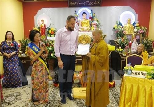 旅居捷克越南人的首个州级“佛教文化中心”问世