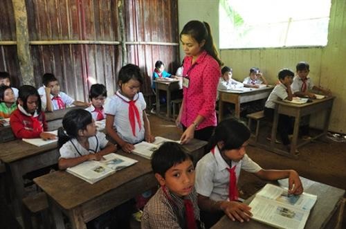 Quảng Ngãi tăng cường dạy tiếng Việt cho học sinh vùng dân tộc thiểu số