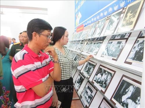 胡志明主席遗嘱落实50周年：越南全国各地纷纷举行纪念活动