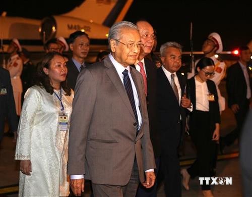 马来西亚总理马哈蒂尔开始访问越南