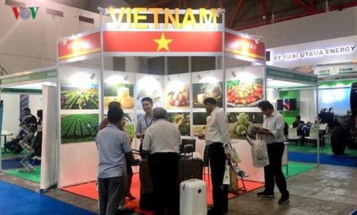 越南许多农业科技产品亮相2019年印度尼西亚国际农业机械展览会