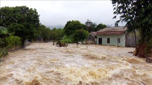 Nhiều nhà dân ở Sơn La ngập sâu trong nước