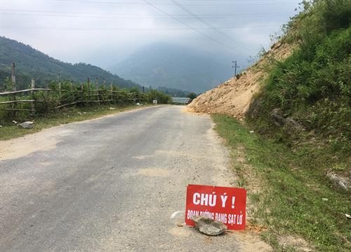 Lào Cai sạt lở đất làm một người chết, lưu thông trên tuyến tỉnh lộ 152 tạm thời gián đoạn