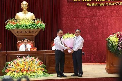 Thủ tướng phê chuẩn kết quả bầu lãnh đạo UBND tỉnh Hòa Bình và Lai Châu