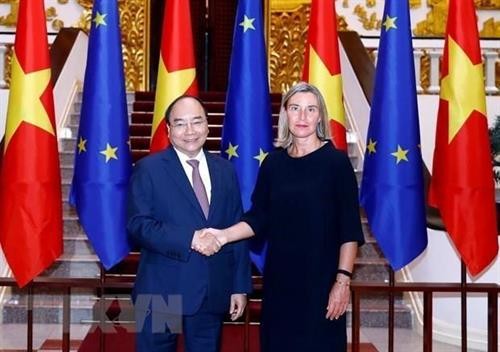 越南政府总理阮春福会见欧洲委员会副主席