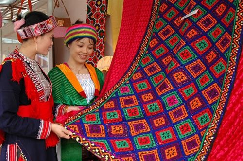 Khai mạc Festival Văn hóa tơ lụa, thổ cẩm Việt Nam - Thế giới lần thứ V