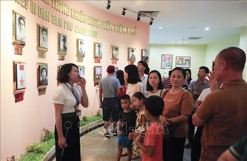 Di tích Chiến trường Điện Biên Phủ thu hút đông du khách dịp nghỉ lễ Quốc khánh