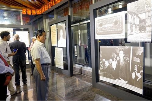 “胡志明主席烙印”图片展在孟加拉国举行