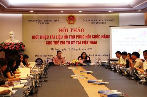 Giới thiệu bộ tài liệu hỗ trợ phục hồi chức năng cho trẻ em tự kỷ tại Việt Nam