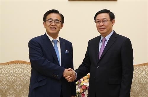  越南政府副总理王廷惠会见日本爱知县知事大村秀章