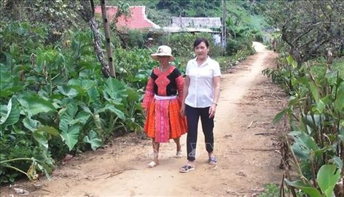 Cô giáo góp phần thay đổi cuộc sống của đồng bào dân tộc Mông ở Hang Kia