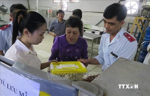 Thành phố Hồ Chí Minh kiểm tra cơ sở cung cấp suất ăn tập thể cho công ty, trường học