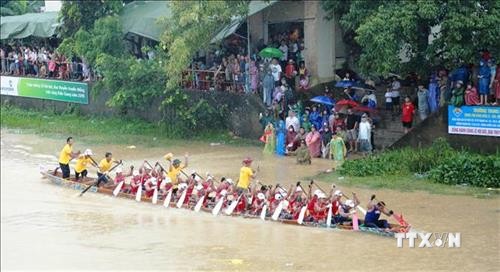 Quảng Bình tổ chức đua thuyền mừng Tết độc lập trên sông Kiến Giang