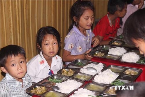 Hỗ trợ gạo cho học sinh vùng khó Thanh Hóa