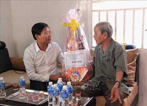 Lãnh đạo tỉnh Bình Thuận chúc Tết Katê của đồng bào Chăm theo đạo Bà-la-môn