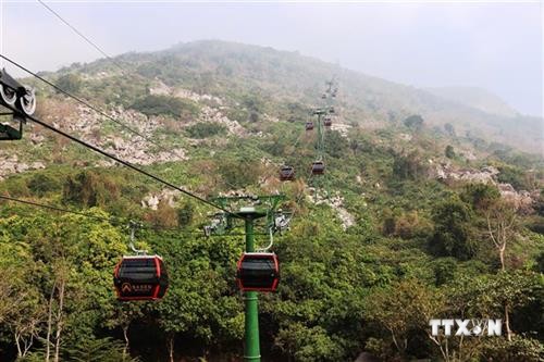 通往西宁省黑婆山峰缆车系统正式开通