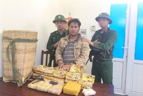 越南广治省与老挝联合破获一起从老挝运输毒品入境越南的案件