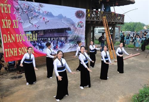 Nghệ thuật múa xòe trong văn hóa Thái (Bài 2)