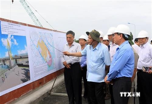越南农业与农村发展部部长阮春强赴永隆省调研