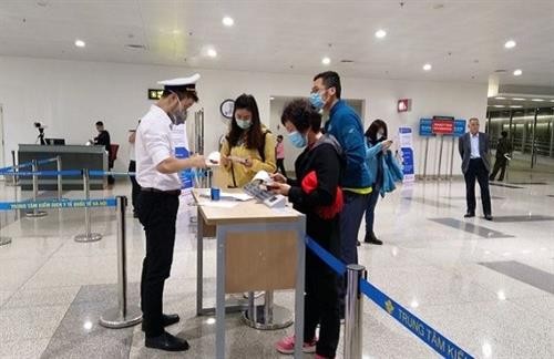 新冠肺炎疫情：自2月23日起从韩国入境的旅客必须申报健康状况