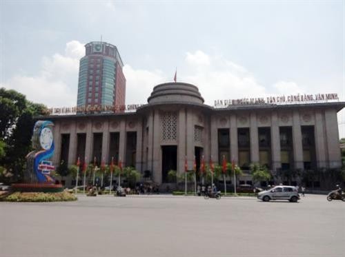 新冠肺炎疫情：越南国家银行帮扶企业渡过难关
