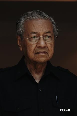 马来西亚国王委任马哈蒂尔担任临时总理