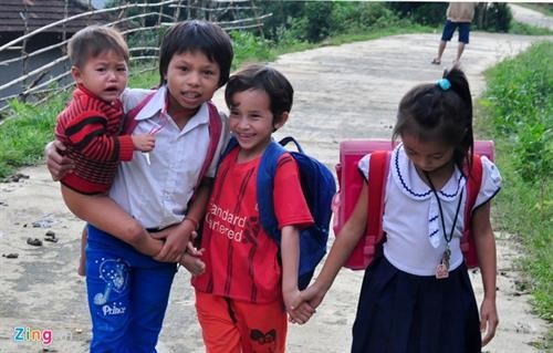 Dịch COVID-19: Quảng Ngãi nỗ lực giúp học sinh vùng nông thôn, miền núi ôn tập tại nhà
