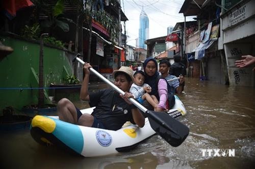 印尼暴雨引发洪涝造成至少5人死亡3人失踪