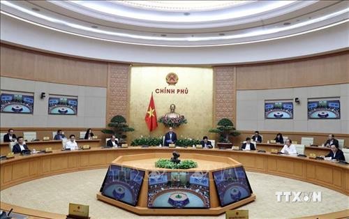Thủ tướng Nguyễn Xuân Phúc: Càng khó khăn, càng quyết tâm, cố gắng chống dịch