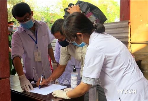 Hàng trăm sinh viên Y khoa Huế tình nguyện lên tuyến đầu góp sức chống dịch COVID-19