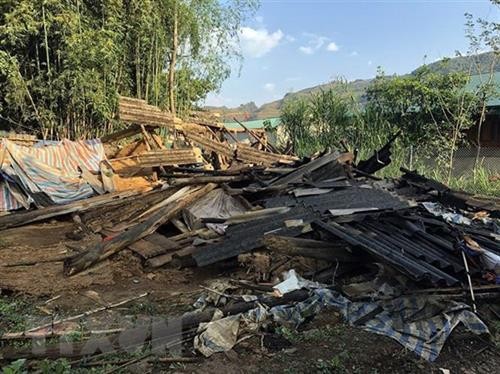 Giông lốc, mưa đá gây thiệt hại về nhà ở và cây trồng tại Điện Biên