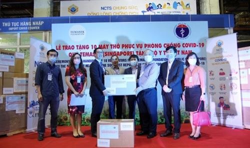 新加坡淡马锡基金会向越南捐赠10台呼吸机