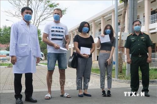 Dịch COVID-19: Thêm 3 bệnh nhân tại Thành phố Hồ Chí Minh được công bố khỏi bệnh