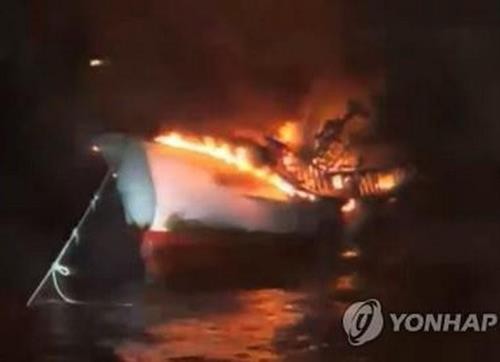 韩国济州岛附近海域一渔船起火致5名越南公民失踪：越南驻韩国大使馆采取必要措施保护公民