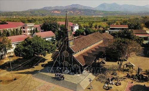 Nhà thờ Gỗ Kon Tum hơn 100 năm tuổi mang đậm sắc màu Tây Nguyên