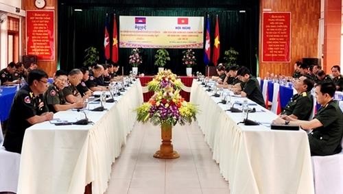 越南人民军第五军区与柬埔寨皇家军队第一军区举行第20次联席会议