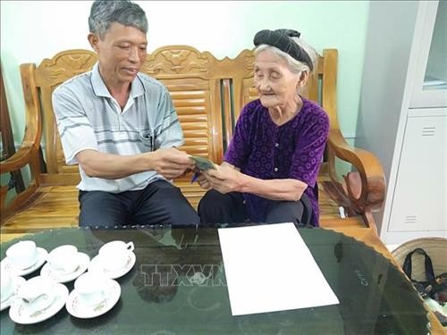Cụ bà 83 tuổi xin thoát nghèo, lại ủng hộ 2 triệu đồng chống dịch COVID-19
