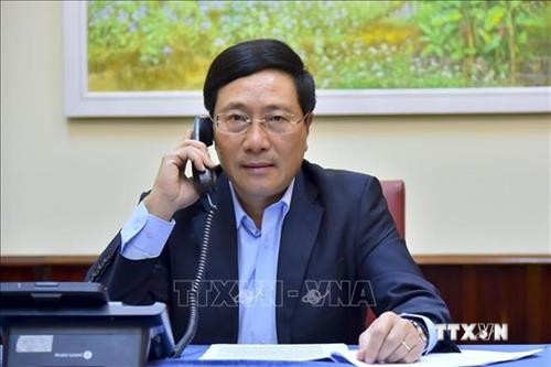 越南政府副总理兼外交部长范平明与日本外务大臣茂木敏充通电话