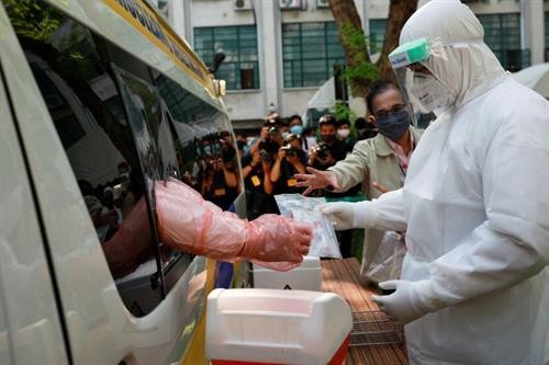 新冠肺炎疫情：泰国单日新增确诊病例下降