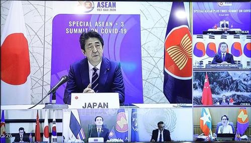 日本首相安倍晋三：东盟与东亚各国的合作是抗击疫情的“钥匙”