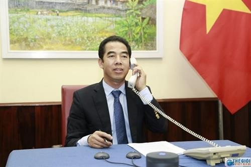 越南外交部副部长与英国务卿通电话
