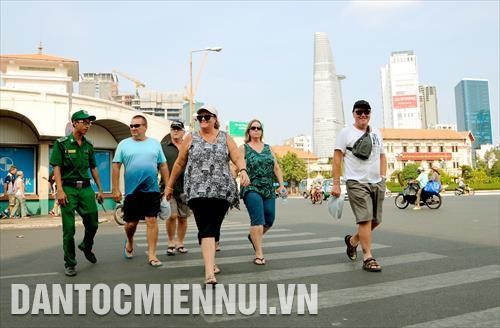 Du lịch Thành phố Hồ Chí Minh chủ động vượt qua dịch COVID-19 - Bài 1