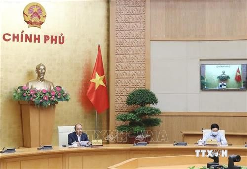 Thủ tướng Nguyễn Xuân Phúc: Nới lỏng một bước hoạt động xã hội nhưng phải kiểm soát đúng mức