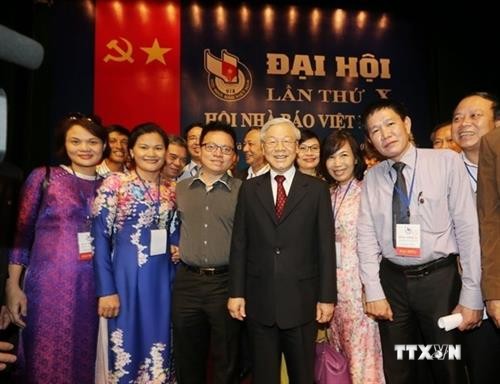 越共中央总书记、国家主席阮富仲致信祝贺越南记者协会成立70周年