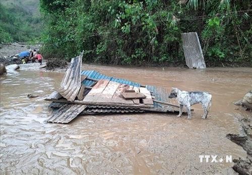 Lai Châu: Tập trung tìm kiếm người mất tích, giúp dân khắc phục thiệt hại do mưa đá và gió lốc